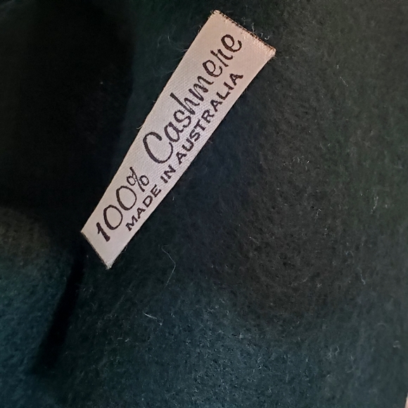 Cashmere Fringed Scarf - Picture 5 of 5